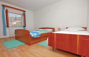 4 bedrooms, free WiFi, bed sheets