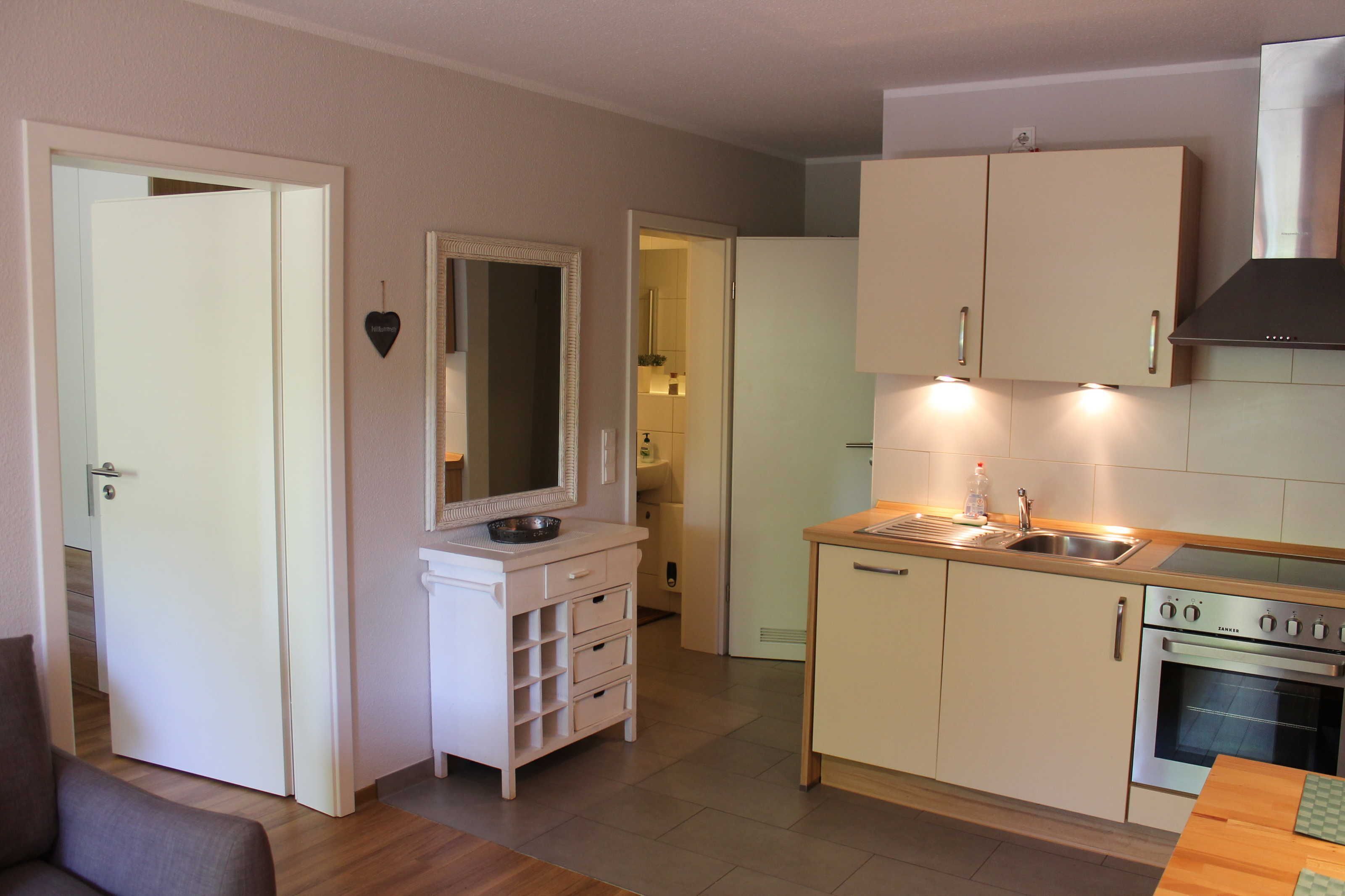 Kühlschrank, Mikrowelle, Ofen, Geschirrspüler