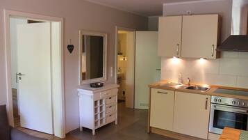 Kühlschrank, Mikrowelle, Ofen, Geschirrspüler