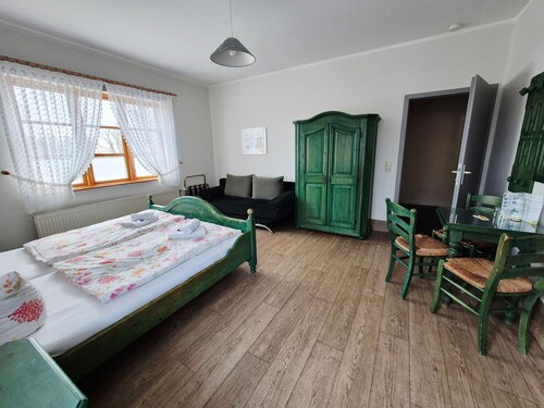 3 - "Up'n Hoff", Germany