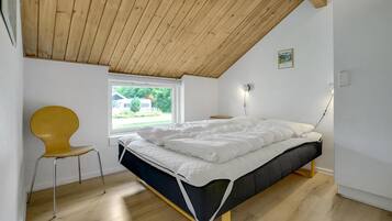 4 makuuhuonetta, vauvan matkasänky, ilmainen Wi-Fi