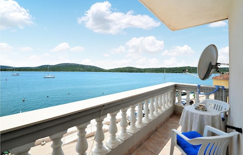 3 bedroom beautiful apartment in Pirovac