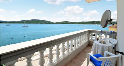 3 bedroom beautiful apartment in Pirovac