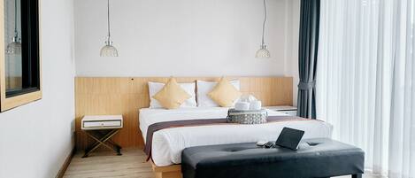 Deluxe Room, Sea View | In-room safe, blackout drapes, rollaway beds, free WiFi