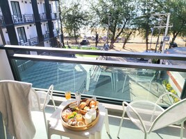 Habitación Deluxe, vistas al mar | Terraza o patio