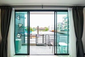 In-room safe, blackout drapes, rollaway beds, free WiFi - Irin Beach Cha - am (Cha-am)