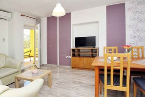 Living area - Holiday apartment with balcony and air conditioning (Baška)