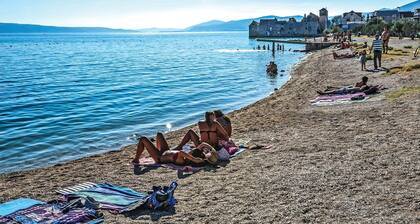 Acogedora casa en Kastel Gomilica