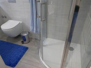 Unclassified image, 4 of 21, button