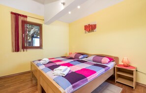 1 bedroom, free WiFi, bed sheets