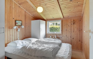 4 bedrooms, travel crib, free WiFi - Stunning home in Sydals with sauna (Sydals)