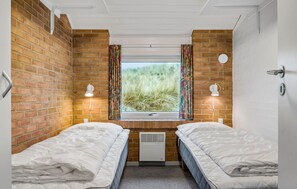 4 bedrooms, iron/ironing board, travel cot, free WiFi