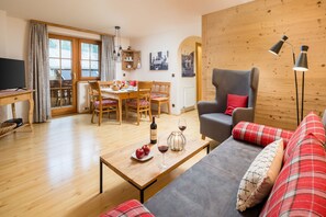 TV - Suite Landleben - The bakery estate at Haldensee (Haldensee)