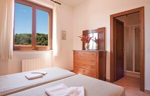4 Schlafzimmer, Reisekinderbett, kostenloses WLAN, Bettwäsche