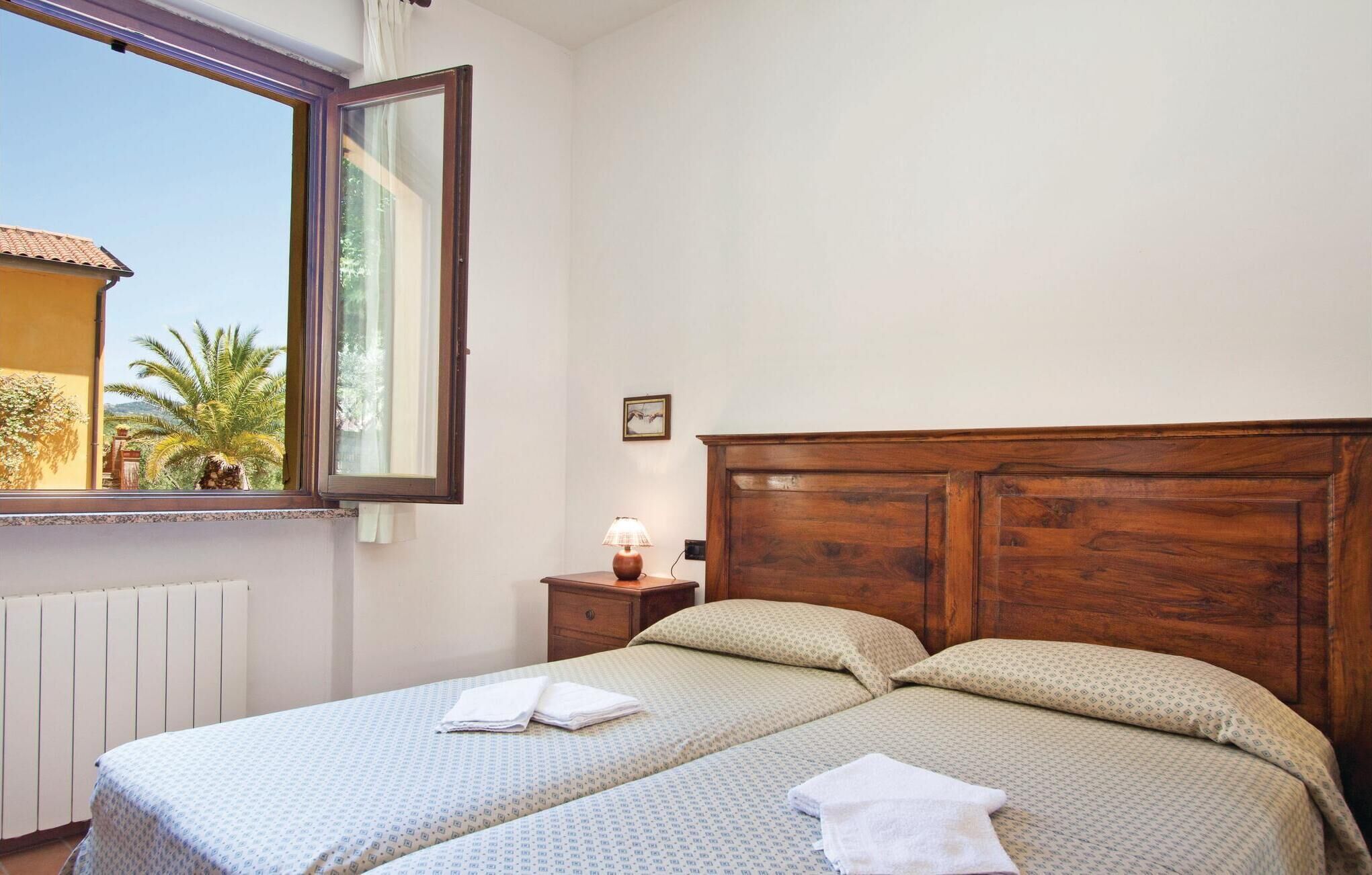 4 bedrooms, travel crib, free WiFi, bed sheets