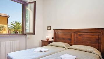 4 bedrooms, travel crib, free WiFi, bed sheets