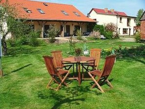 Outdoor dining - Apartment 2 - Apartments Family Mall (Benz)