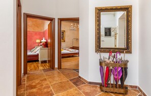 4 Schlafzimmer, Zimmersafe, kostenloses WLAN, Bettwäsche