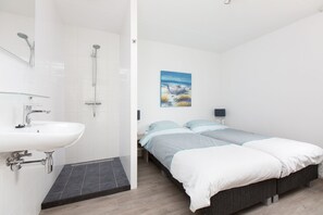 House, 4 Bedrooms (Sneekermeer 8) | Free WiFi - Recreatiepark Tusken de Marren (Akkrum)