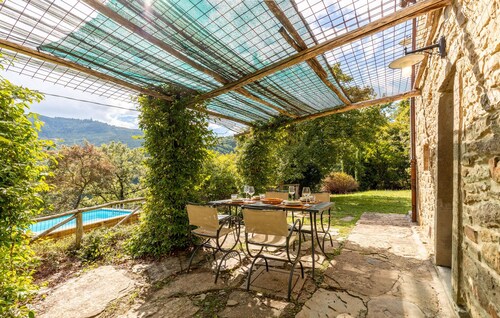 Pet friendly home in Cortona AR