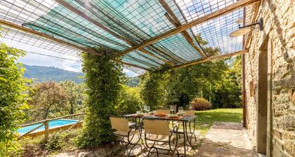 Pet friendly home in Cortona AR