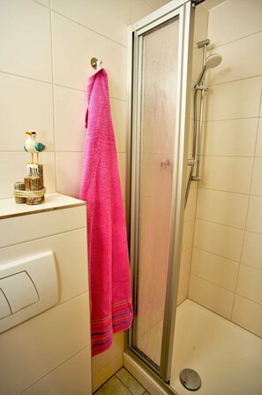 Luokittelematon kuva, 3 kautta 11, painike