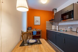 Fridge, microwave, dishwasher, coffee/tea maker