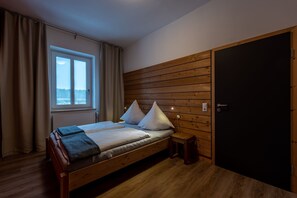 1 bedroom, iron/ironing board, travel cot, WiFi