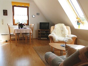 Unclassified image, 4 of 19, button