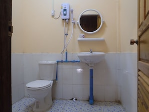Panoramic Bungalow with Balcony and Hill View | Bathroom