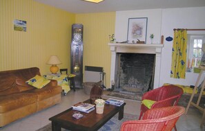 TV, fireplace, DVD player
