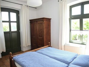 2 Schlafzimmer, Reisekinderbett, WLAN, Bettwäsche