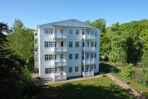Exterior - Residence Seeblick 15 with lateral Baltic Sea view - Studio Manhattan / with balcony (Sellin (Ostseebad))