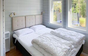 4 bedrooms, travel cot, free WiFi