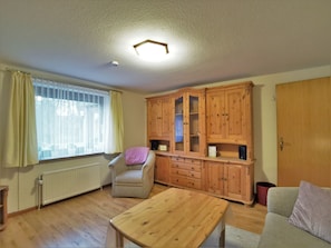 Unclassified image, 2 of 19, button