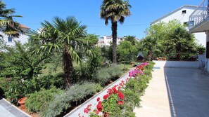 Property grounds - Studio with air conditioning and terrace (Vantačići)