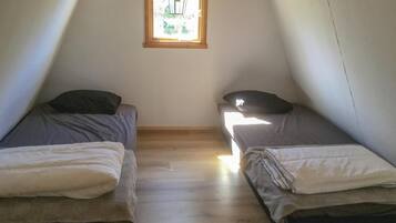 2 chambres, lit parapluie