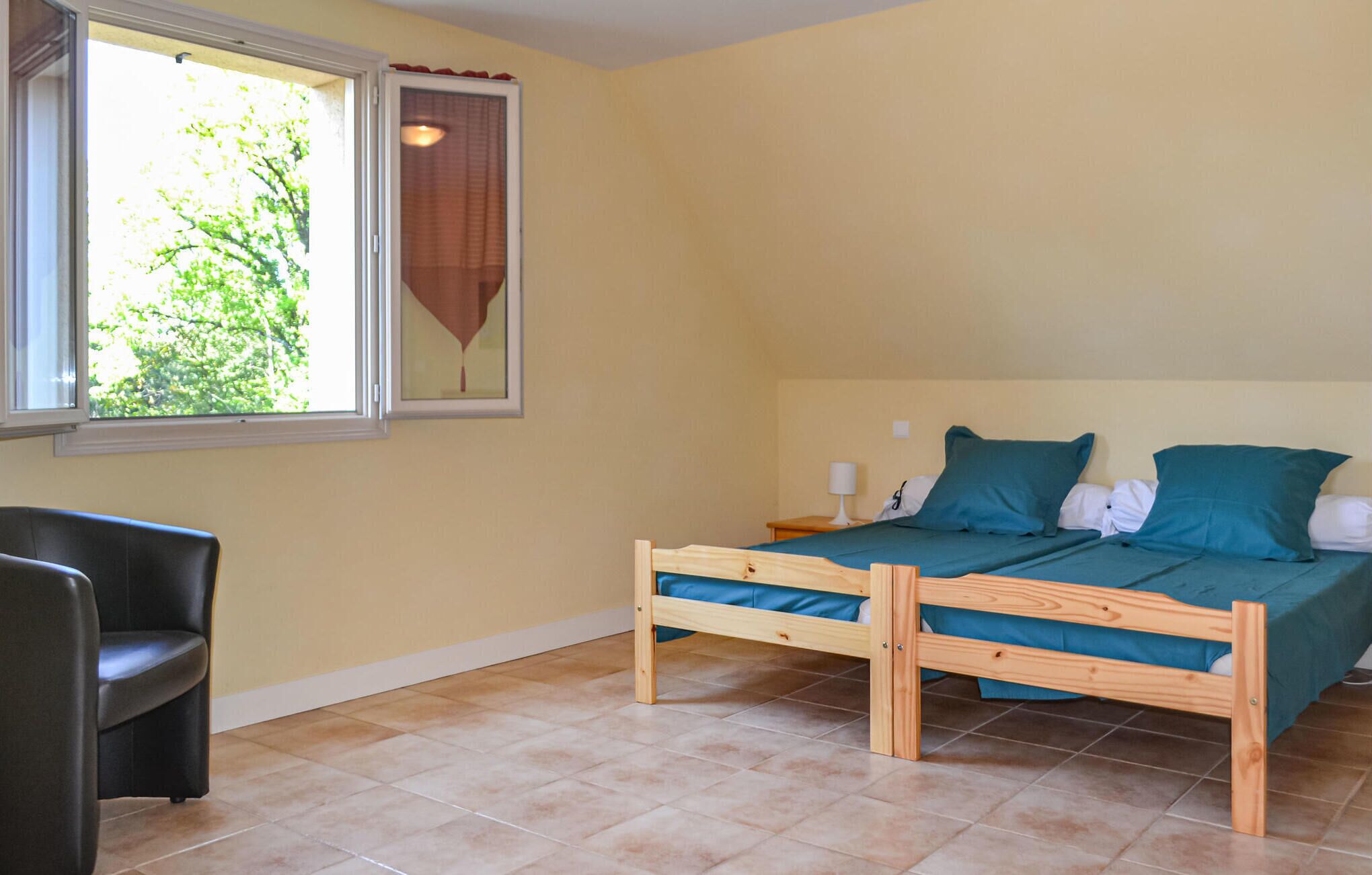 4 bedrooms, travel cot, free WiFi
