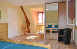 4 bedrooms, travel cot, free WiFi