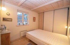 2 عدّة غرف نوم وسرير سفر وواي فاي مجانًا