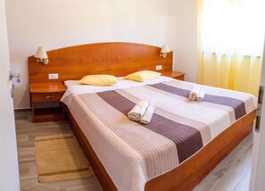 3 bedrooms, WiFi - Holiday apartment 80 m to the beach with sea views (Lopar)