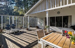 تناول الطعام بالخارج