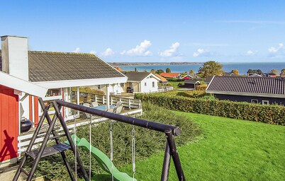 3 bedroom awesome home in Sjølund