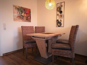 Dining - (6) 2-room apartment - apartment house Sanssouci (Kühlungsborn)