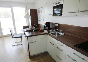 Fridge, microwave, coffee/tea maker, electric kettle