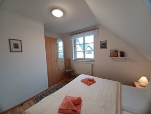 2 chambres, lit parapluie, Wi-Fi, draps fournis