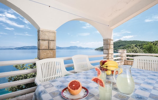 Outdoor dining - Beach front home in Osobjava with house sea view (Osobjava)