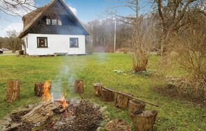 Property grounds - Amazing home in Askeby with kitchen (Askeby)