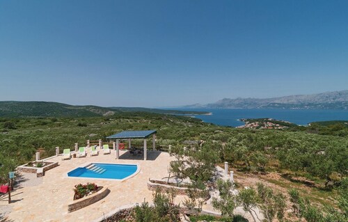 Gorgeous home in Povlja