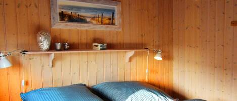 3 bedrooms, travel crib, WiFi